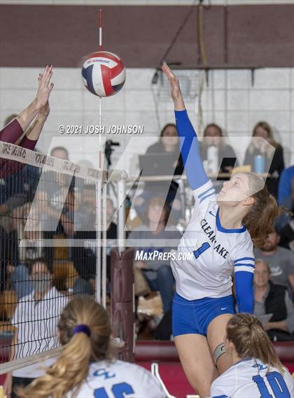 Thumbnail 2 in Turtle Lake vs. Clear Lake (WIAA D4 Regional Final) photogallery.