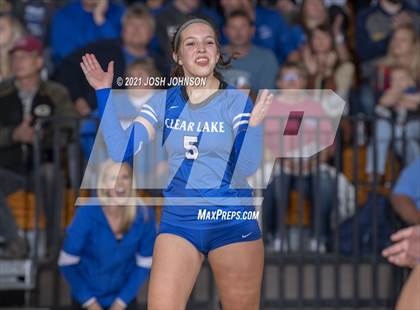 Thumbnail 1 in Turtle Lake vs. Clear Lake (WIAA D4 Regional Final) photogallery.