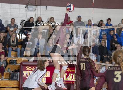 Thumbnail 1 in Turtle Lake vs. Clear Lake (WIAA D4 Regional Final) photogallery.