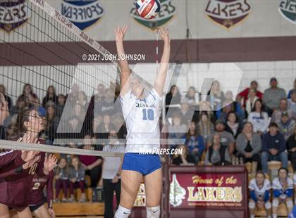 Thumbnail 2 in Turtle Lake vs. Clear Lake (WIAA D4 Regional Final) photogallery.