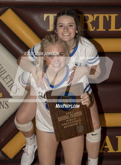 Thumbnail 1 in Turtle Lake vs. Clear Lake (WIAA D4 Regional Final) photogallery.