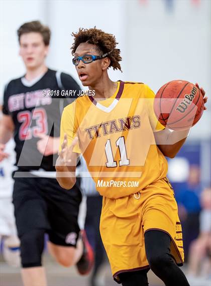 Thumbnail 2 in Sacramento Optimist All-Star Game - Small School photogallery.