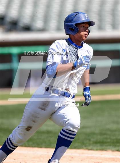 Thumbnail 2 in Bear Creek vs. Central Catholic photogallery.