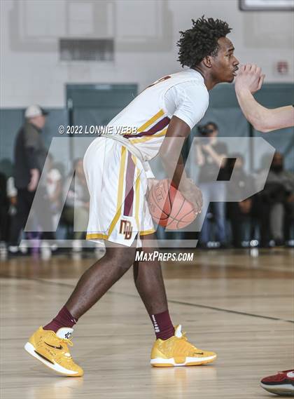 Thumbnail 1 in Mount Vernon vs North Rockland (Section 1 Class AA Final) photogallery.