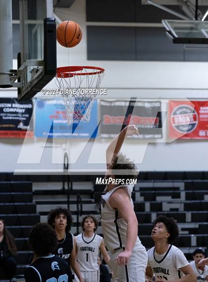 Thumbnail 3 in Villa Park @ Foothill photogallery.