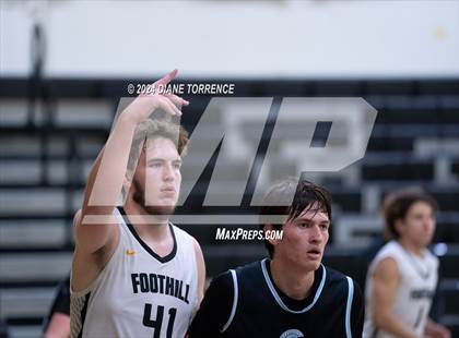 Thumbnail 1 in Villa Park @ Foothill photogallery.