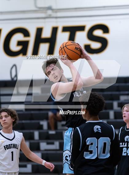Thumbnail 1 in Villa Park @ Foothill photogallery.