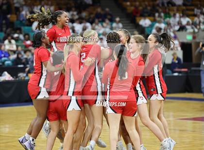 Thumbnail 2 in Regis Jesuit vs. Cherry Creek (CHSAA 6A Great 8) photogallery.
