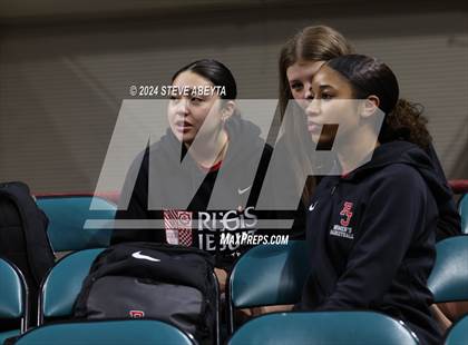 Thumbnail 2 in Regis Jesuit vs. Cherry Creek (CHSAA 6A Great 8) photogallery.