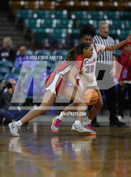 Thumbnail 1 in Regis Jesuit vs. Cherry Creek (CHSAA 6A Great 8) photogallery.
