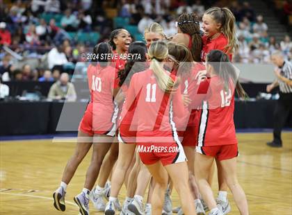 Thumbnail 1 in Regis Jesuit vs. Cherry Creek (CHSAA 6A Great 8) photogallery.