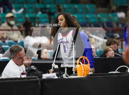 Thumbnail 3 in Regis Jesuit vs. Cherry Creek (CHSAA 6A Great 8) photogallery.