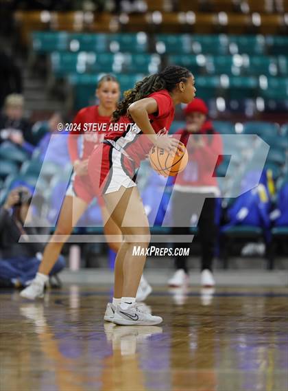 Thumbnail 1 in Regis Jesuit vs. Cherry Creek (CHSAA 6A Great 8) photogallery.