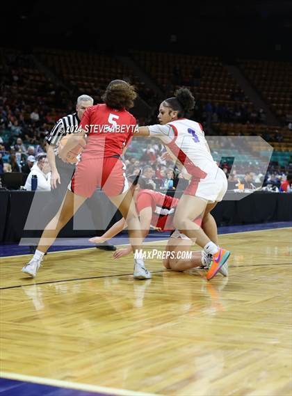 Thumbnail 1 in Regis Jesuit vs. Cherry Creek (CHSAA 6A Great 8) photogallery.