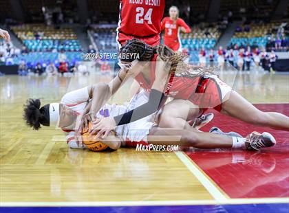 Thumbnail 3 in Regis Jesuit vs. Cherry Creek (CHSAA 6A Great 8) photogallery.