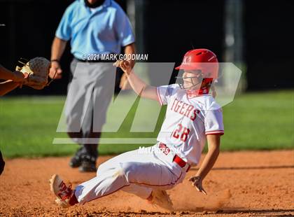 Thumbnail 3 in Heights @ Katy (UIL-6A Area Playoff) photogallery.
