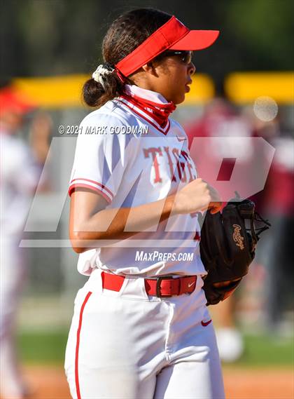 Thumbnail 2 in Heights @ Katy (UIL-6A Area Playoff) photogallery.