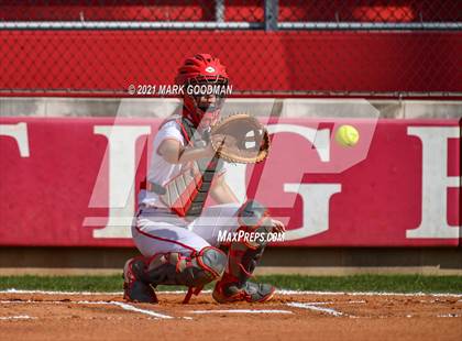 Thumbnail 2 in Heights @ Katy (UIL-6A Area Playoff) photogallery.