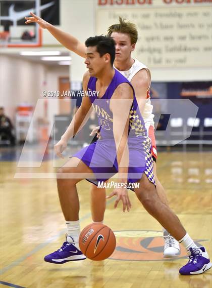 Thumbnail 3 in Mater Dei vs. St. Augustine (Tarkanian Classic) photogallery.