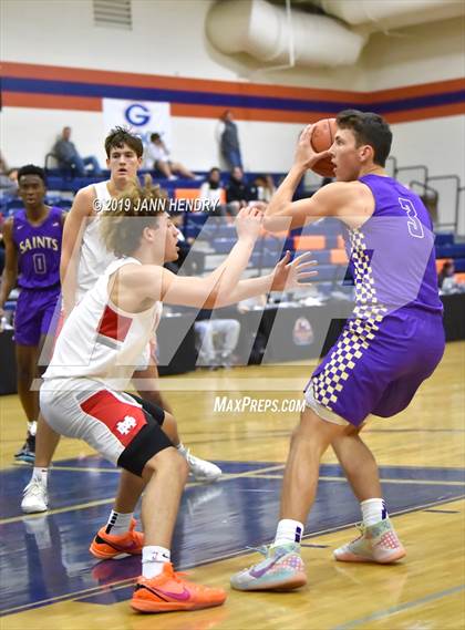 Thumbnail 2 in Mater Dei vs. St. Augustine (Tarkanian Classic) photogallery.