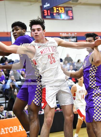 Thumbnail 3 in Mater Dei vs. St. Augustine (Tarkanian Classic) photogallery.