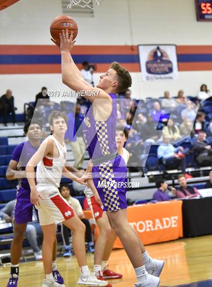 Thumbnail 2 in Mater Dei vs. St. Augustine (Tarkanian Classic) photogallery.