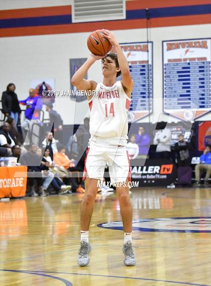 Thumbnail 3 in Mater Dei vs. St. Augustine (Tarkanian Classic) photogallery.