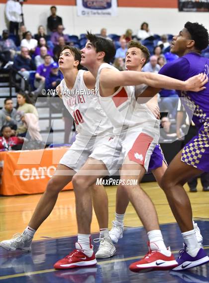 Thumbnail 3 in Mater Dei vs. St. Augustine (Tarkanian Classic) photogallery.