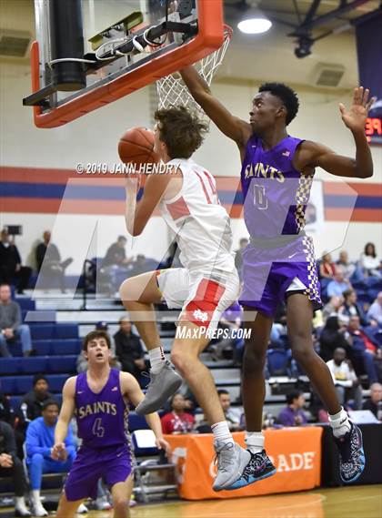 Thumbnail 2 in Mater Dei vs. St. Augustine (Tarkanian Classic) photogallery.