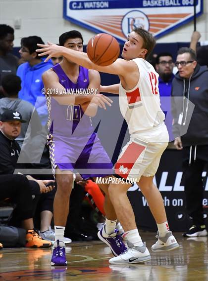 Thumbnail 3 in Mater Dei vs. St. Augustine (Tarkanian Classic) photogallery.