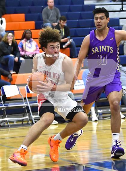 Thumbnail 2 in Mater Dei vs. St. Augustine (Tarkanian Classic) photogallery.