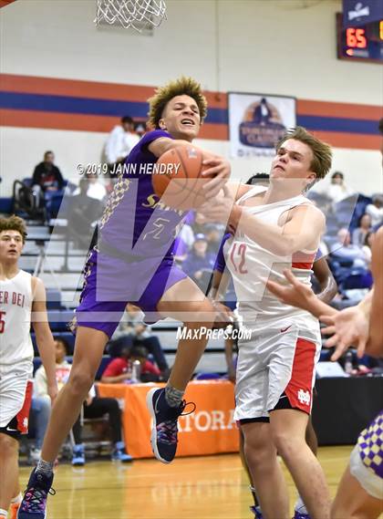Thumbnail 2 in Mater Dei vs. St. Augustine (Tarkanian Classic) photogallery.