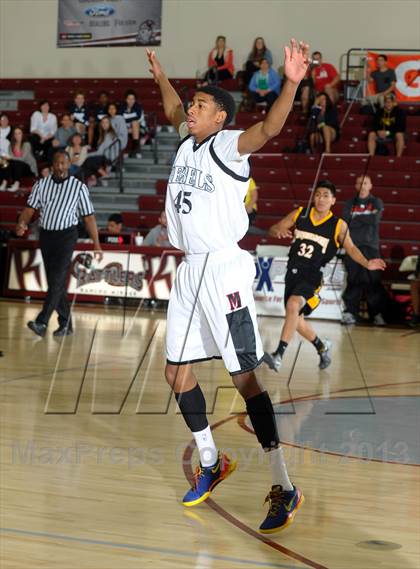 Thumbnail 1 in Miller vs. Cabrillo (MaxPreps Holiday Classic) photogallery.