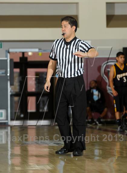 Thumbnail 2 in Miller vs. Cabrillo (MaxPreps Holiday Classic) photogallery.