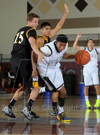 Thumbnail 2 in Miller vs. Cabrillo (MaxPreps Holiday Classic) photogallery.