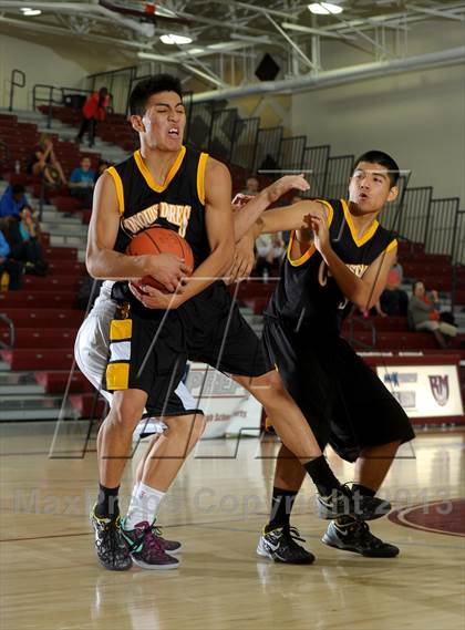 Thumbnail 2 in Miller vs. Cabrillo (MaxPreps Holiday Classic) photogallery.