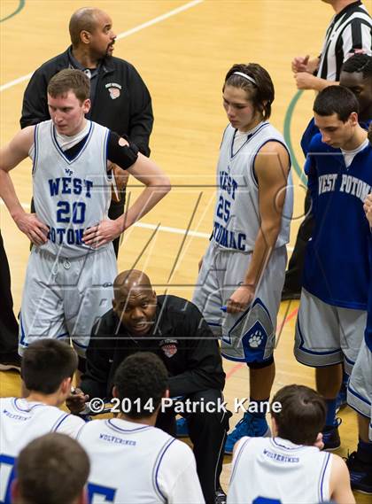 Thumbnail 1 in Yorktown vs West Potomac (Joe Cascio Holiday Classic) photogallery.