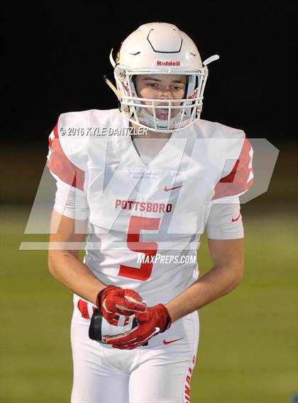 Thumbnail 1 in Mineola vs. Pottsboro (UIL 3A Division 1 Region 2 Final) photogallery.