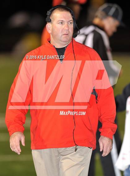Thumbnail 1 in Mineola vs. Pottsboro (UIL 3A Division 1 Region 2 Final) photogallery.
