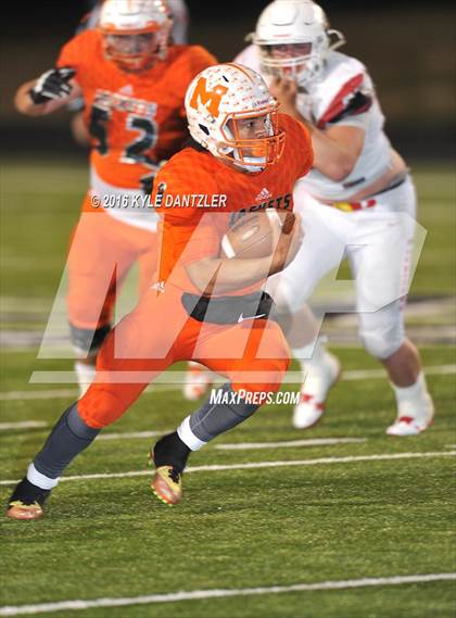 Thumbnail 3 in Mineola vs. Pottsboro (UIL 3A Division 1 Region 2 Final) photogallery.