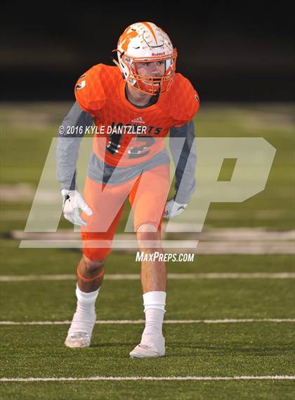 Thumbnail 3 in Mineola vs. Pottsboro (UIL 3A Division 1 Region 2 Final) photogallery.