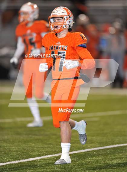Thumbnail 3 in Mineola vs. Pottsboro (UIL 3A Division 1 Region 2 Final) photogallery.