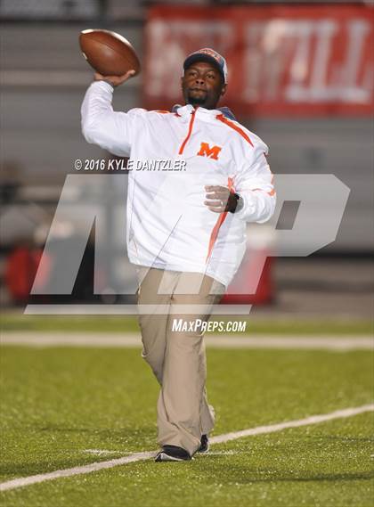 Thumbnail 1 in Mineola vs. Pottsboro (UIL 3A Division 1 Region 2 Final) photogallery.