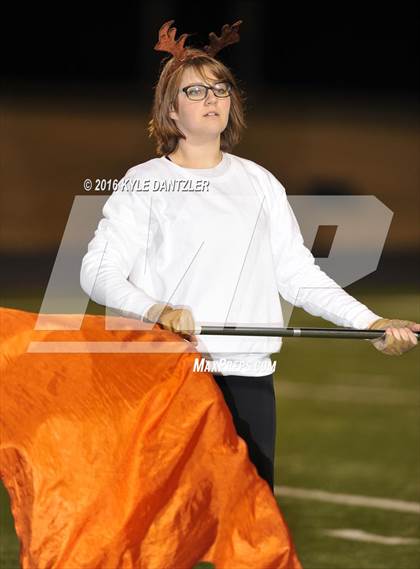 Thumbnail 1 in Mineola vs. Pottsboro (UIL 3A Division 1 Region 2 Final) photogallery.