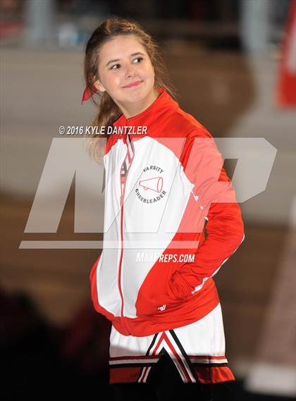 Thumbnail 2 in Mineola vs. Pottsboro (UIL 3A Division 1 Region 2 Final) photogallery.