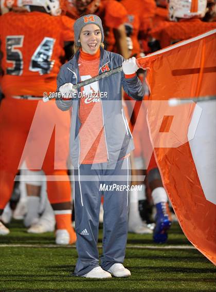Thumbnail 1 in Mineola vs. Pottsboro (UIL 3A Division 1 Region 2 Final) photogallery.