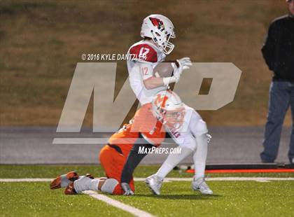 Thumbnail 1 in Mineola vs. Pottsboro (UIL 3A Division 1 Region 2 Final) photogallery.