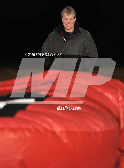 Thumbnail 3 in Mineola vs. Pottsboro (UIL 3A Division 1 Region 2 Final) photogallery.