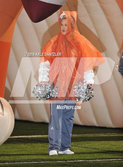 Thumbnail 1 in Mineola vs. Pottsboro (UIL 3A Division 1 Region 2 Final) photogallery.