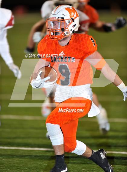 Thumbnail 3 in Mineola vs. Pottsboro (UIL 3A Division 1 Region 2 Final) photogallery.